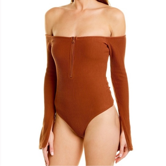 Good American Half Zip Off The Shoulder Ribbed Rust Brown Bodysuit Size 6/US 3XL - Picture 2 of 9